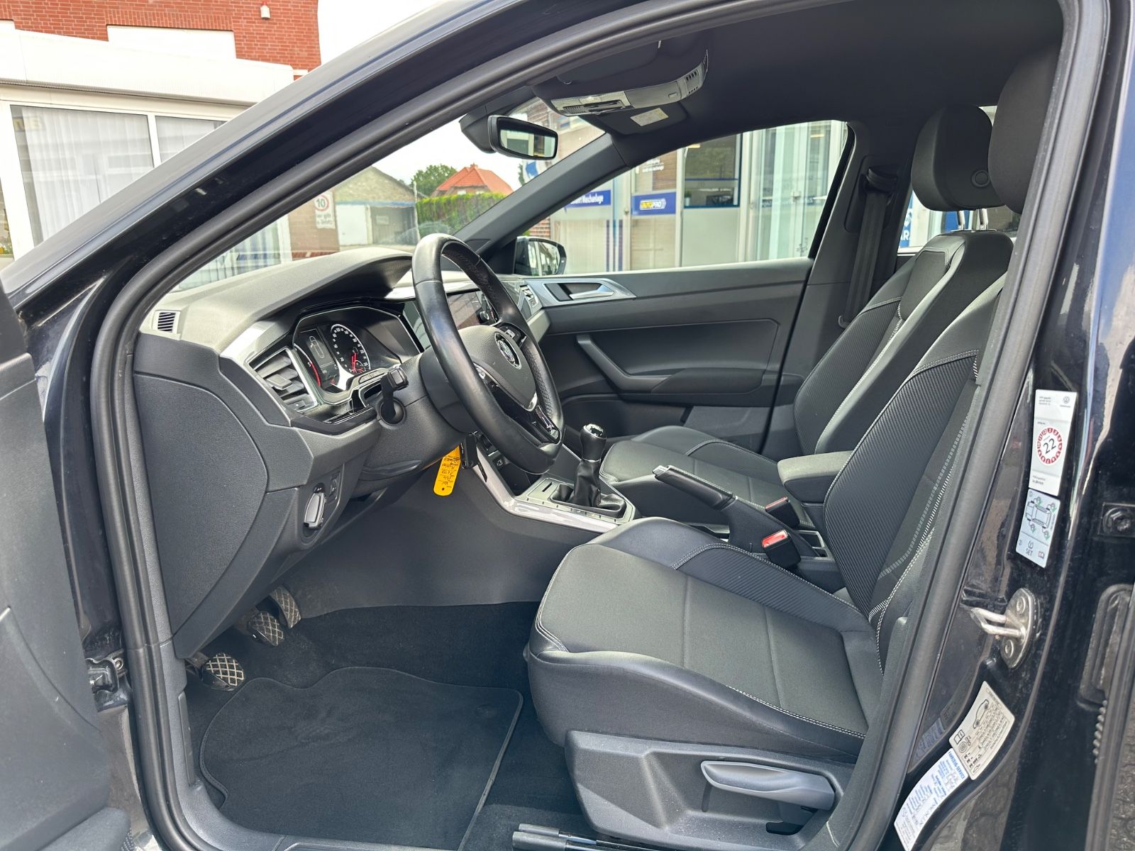 Fahrzeugabbildung Volkswagen Polo 1.6 TDI Highline Navi/SHZG/ParkAssist/BT
