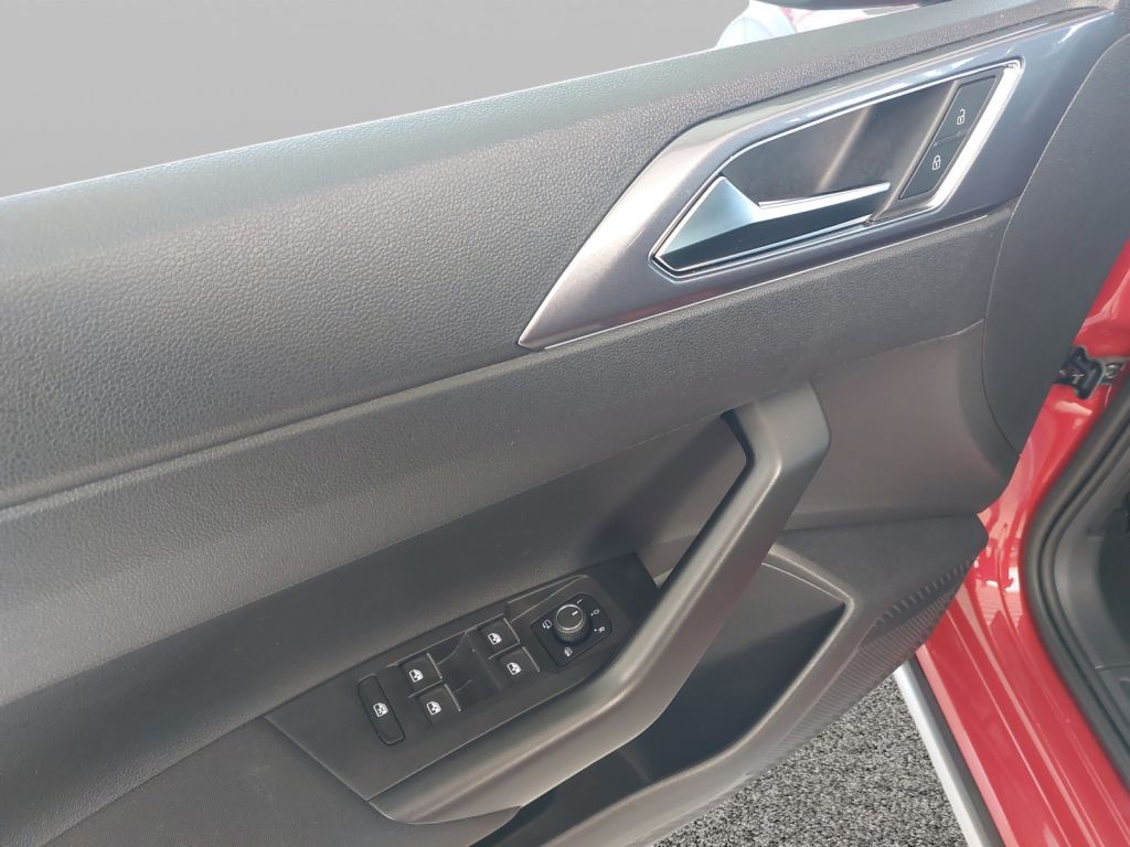 Fahrzeugabbildung Volkswagen Taigo 1.0 TSI Style AHZV ACC Rückfahrkamera