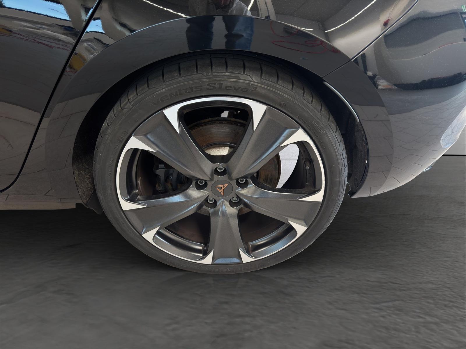 Cupra Leon 1.4 e-Hybrid DSG VZ LED NAVI 19-ALU KEYLESS