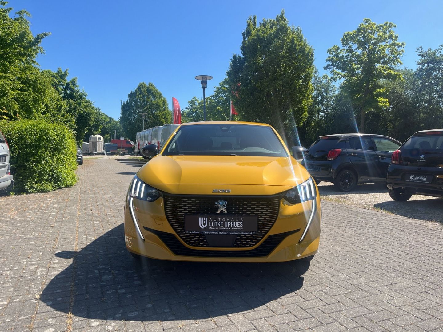 Fahrzeugabbildung Peugeot 208 GT-Line Elektro 136 Sportpaket Navi  CarPlay