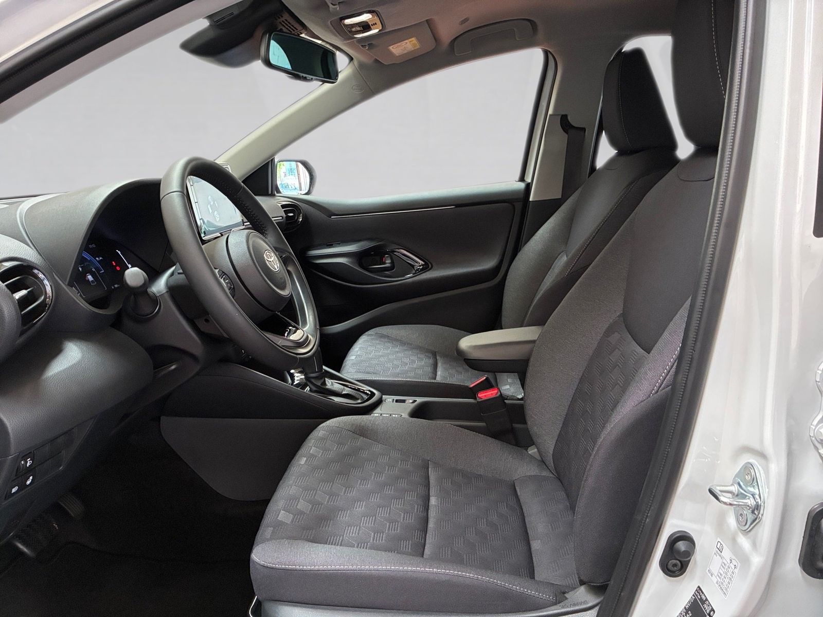 Fahrzeugabbildung Toyota Yaris 1.5 Teamplayer Safety P, Comfort P.