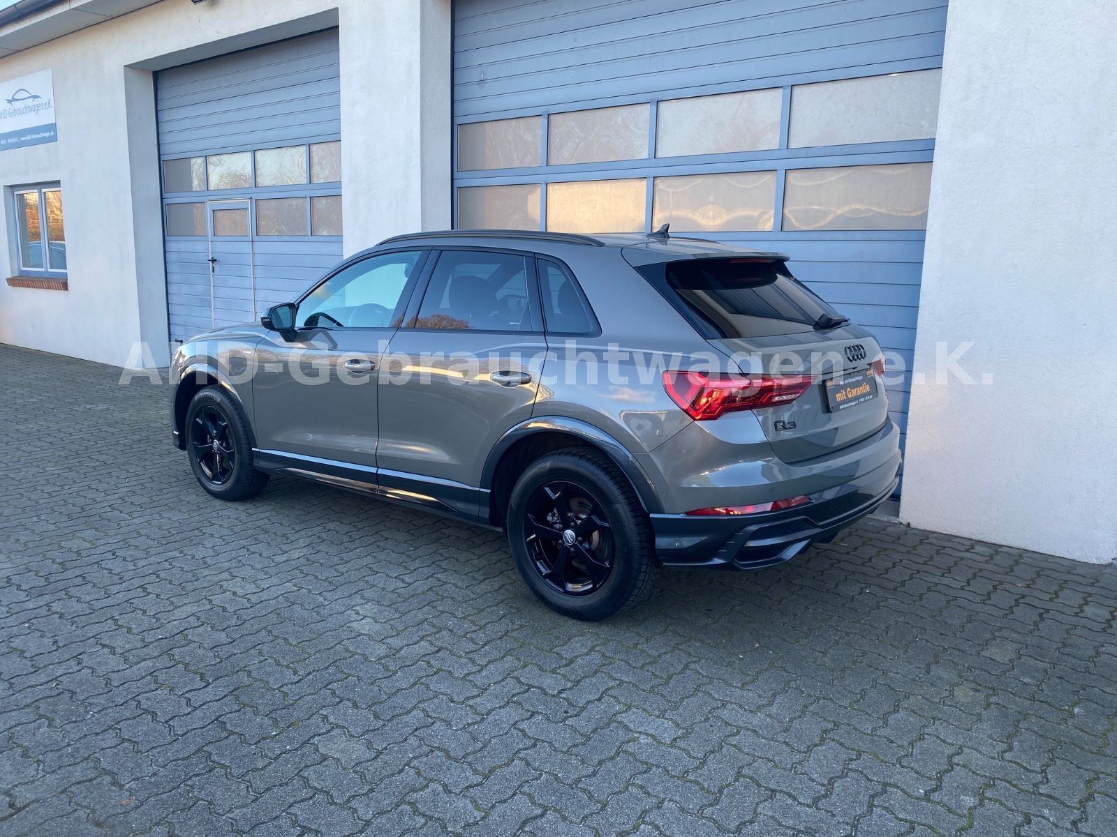 Fahrzeugabbildung Audi Q3 35 TDI Quattro S-line