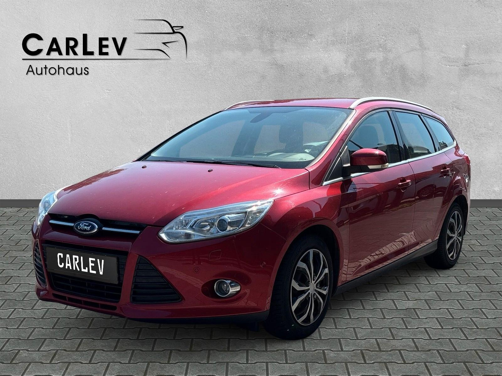 Ford Focus 2012 — interior
