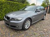 BMW 318i Pano Xenon Navi Komf HiFi Steuerkette neu - BMW 318 aus 2011: 318i