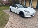 Tesla Model 3 Allradantrieb mit Dualmotor Performa...