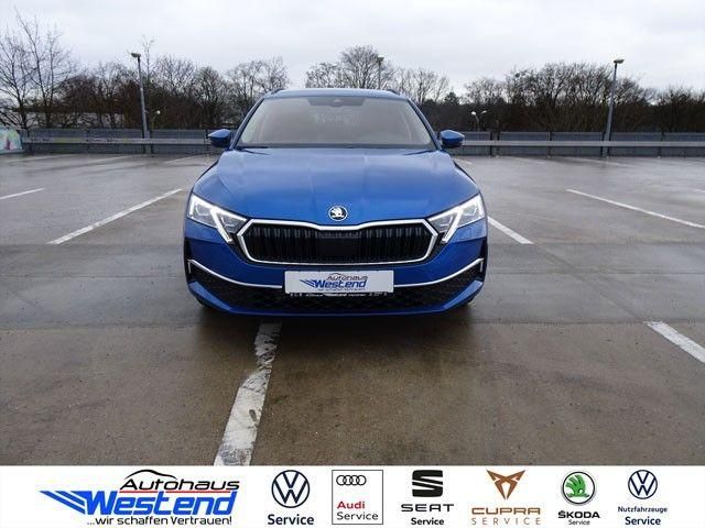 Skoda Octavia — hlavná fotografia