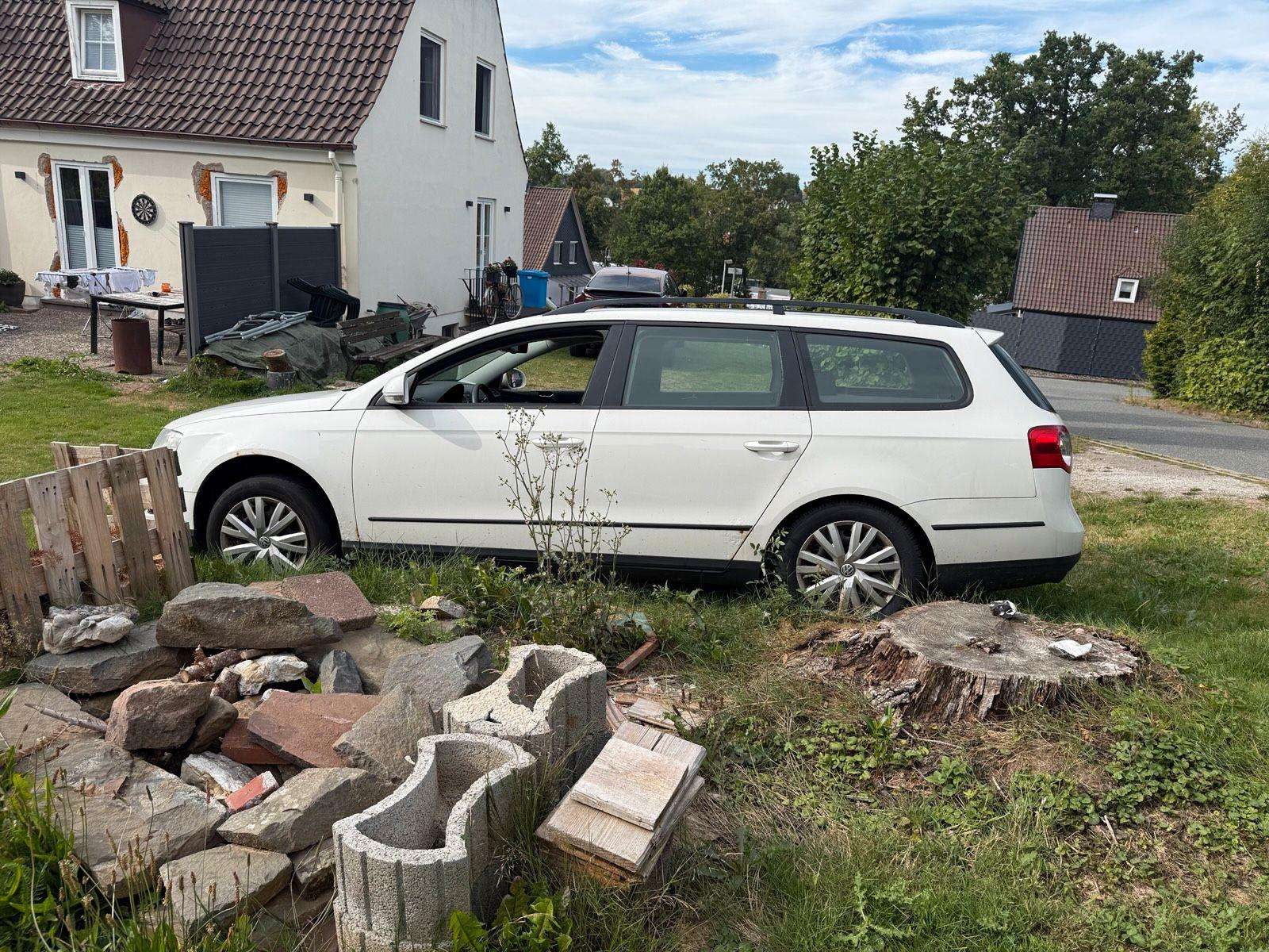 Volkswagen Passat 2010 — engine 140 HP (103kW)