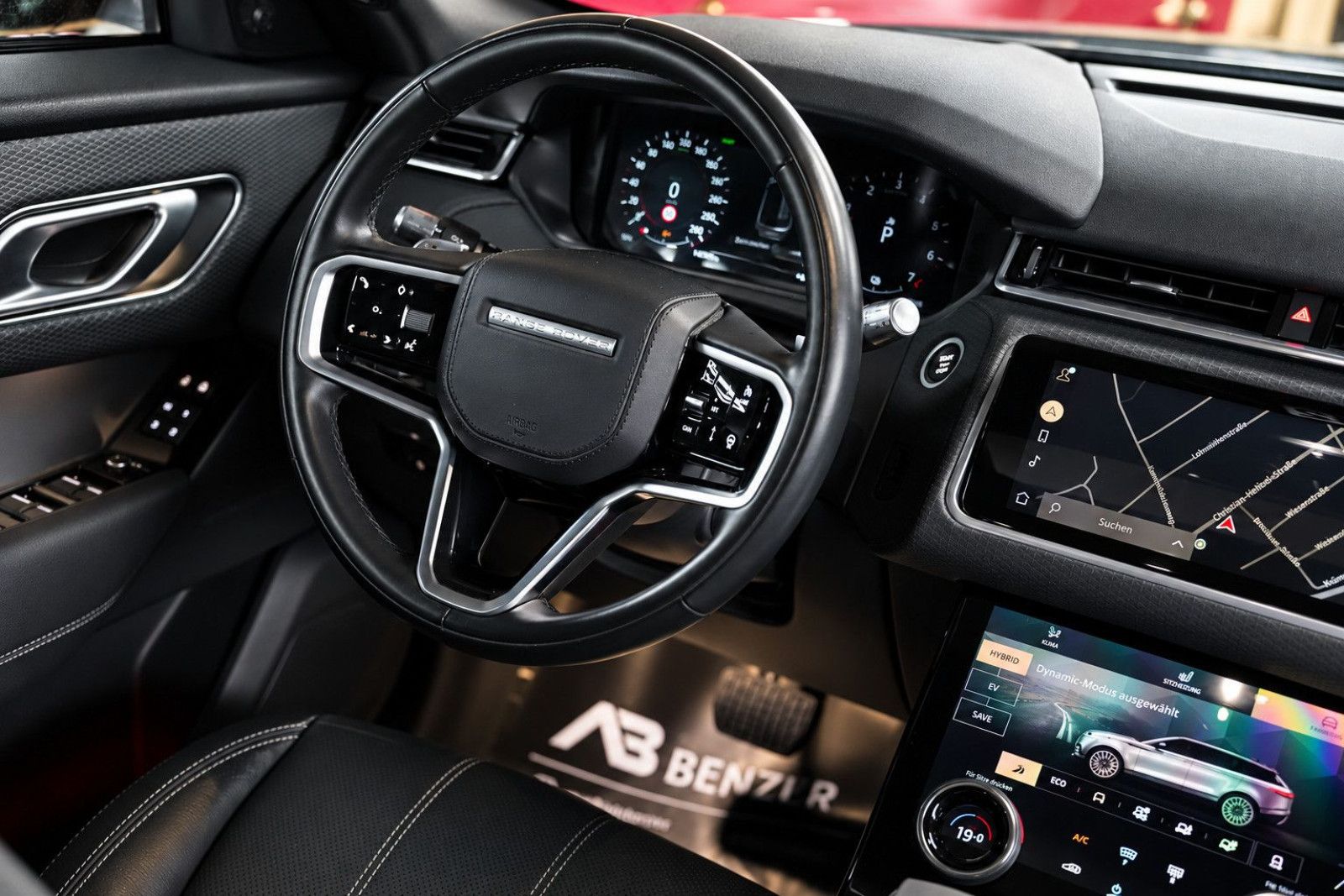 Fahrzeugabbildung Land Rover Range Rover Velar P400e *Panorama*Meridian*Kam