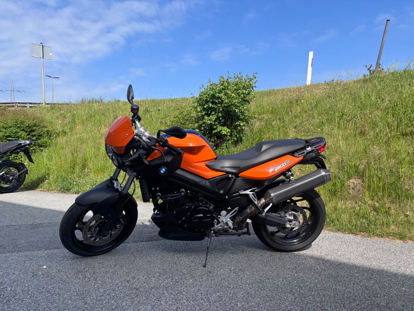 Fahrzeugabbildung BMW F 800 R, Sportauspuff AC-Schnitzer, Heckumbau,