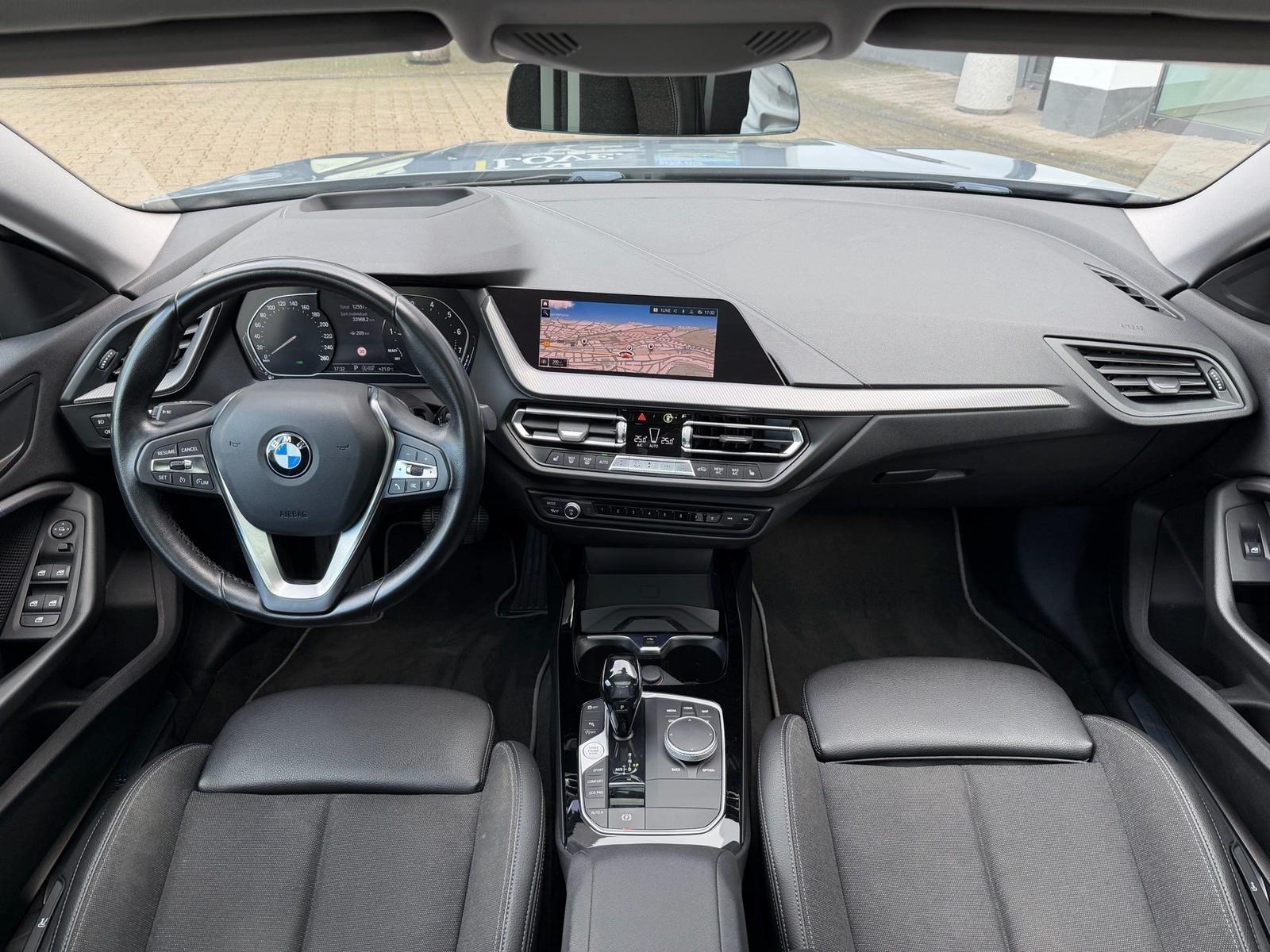 BMW 218i Gran Coupé Sport Line LED Navi Pano HuD Shz