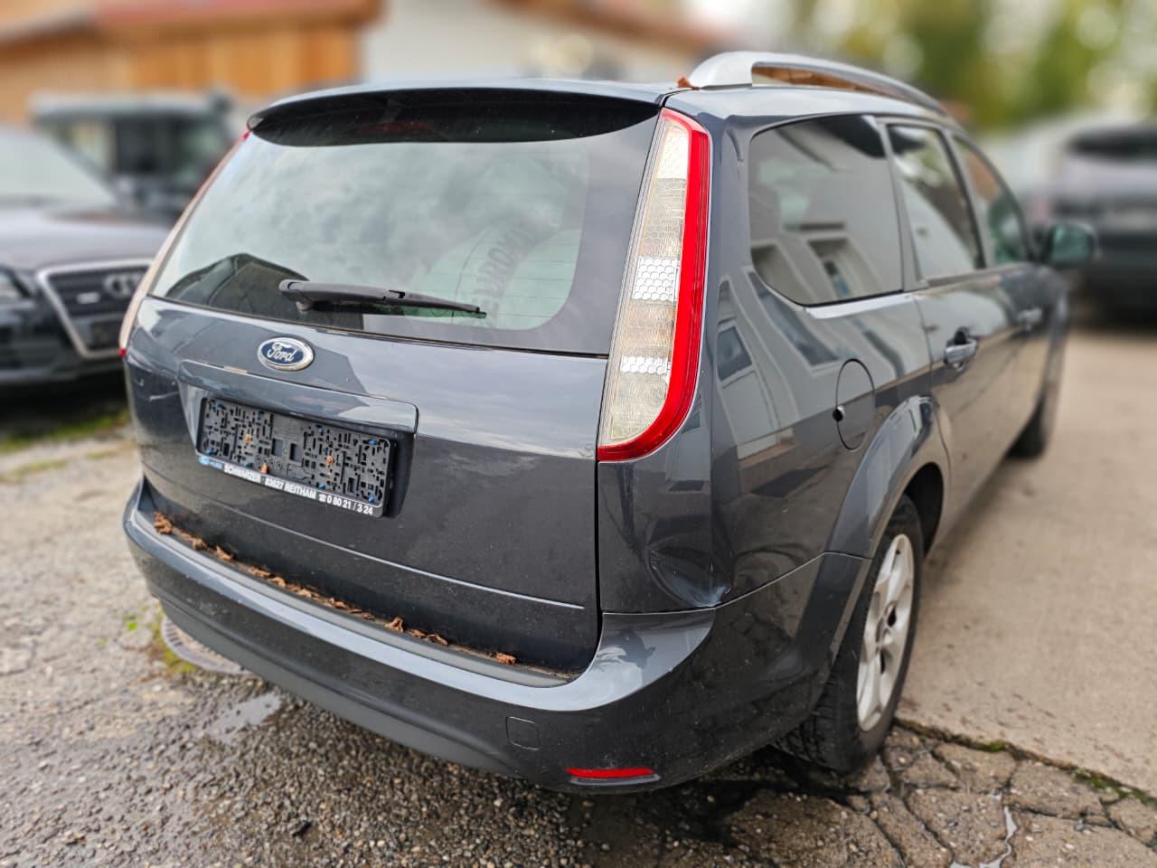 Ford Focus 2011 — photo 9