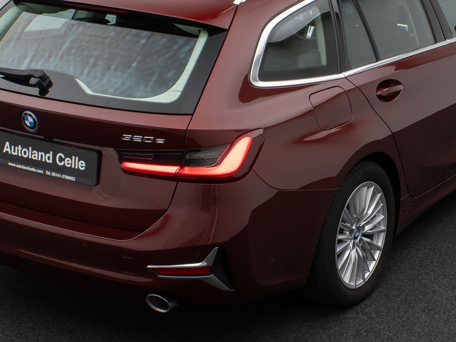 Fahrzeugabbildung BMW 320e Luxury Line Panorama Kamera DAB AHK Alarm