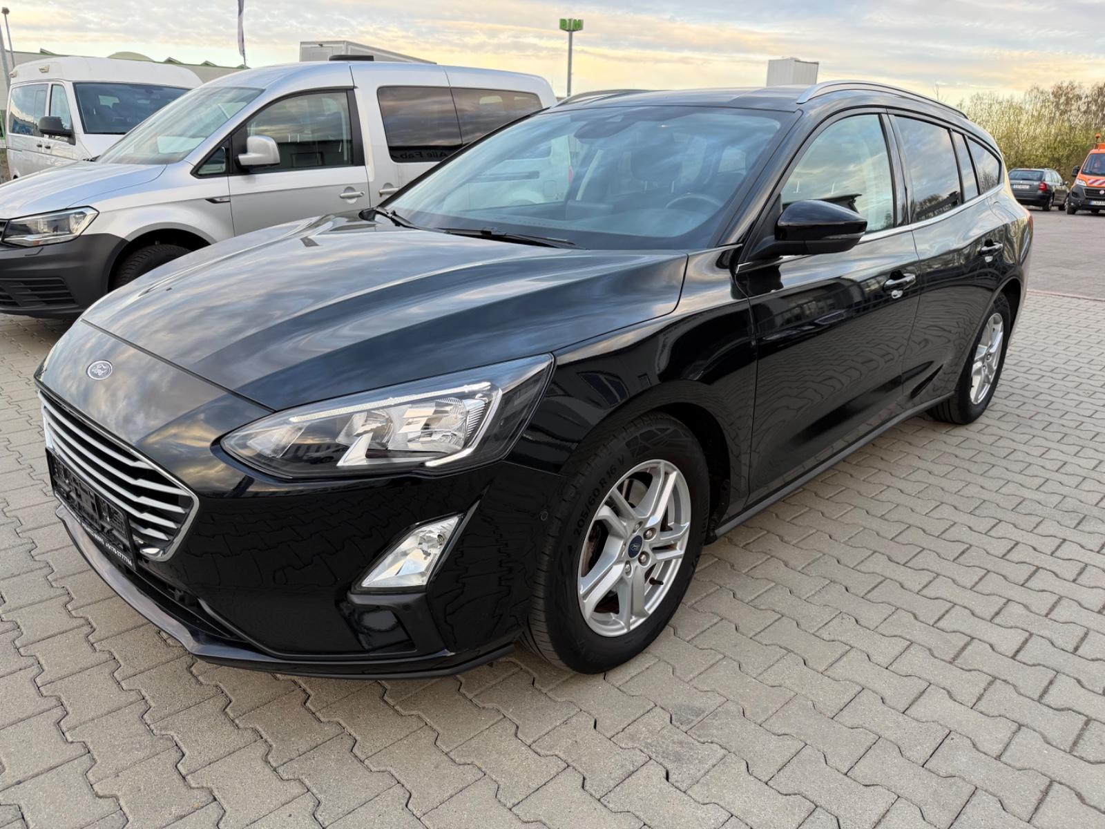 Ford FOCUS TURNIER NAVI LED PDC SHZ WINTERPAK. KAMERA