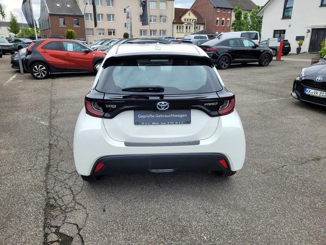 Toyota Yaris 1.5 Hybrid Business Edition