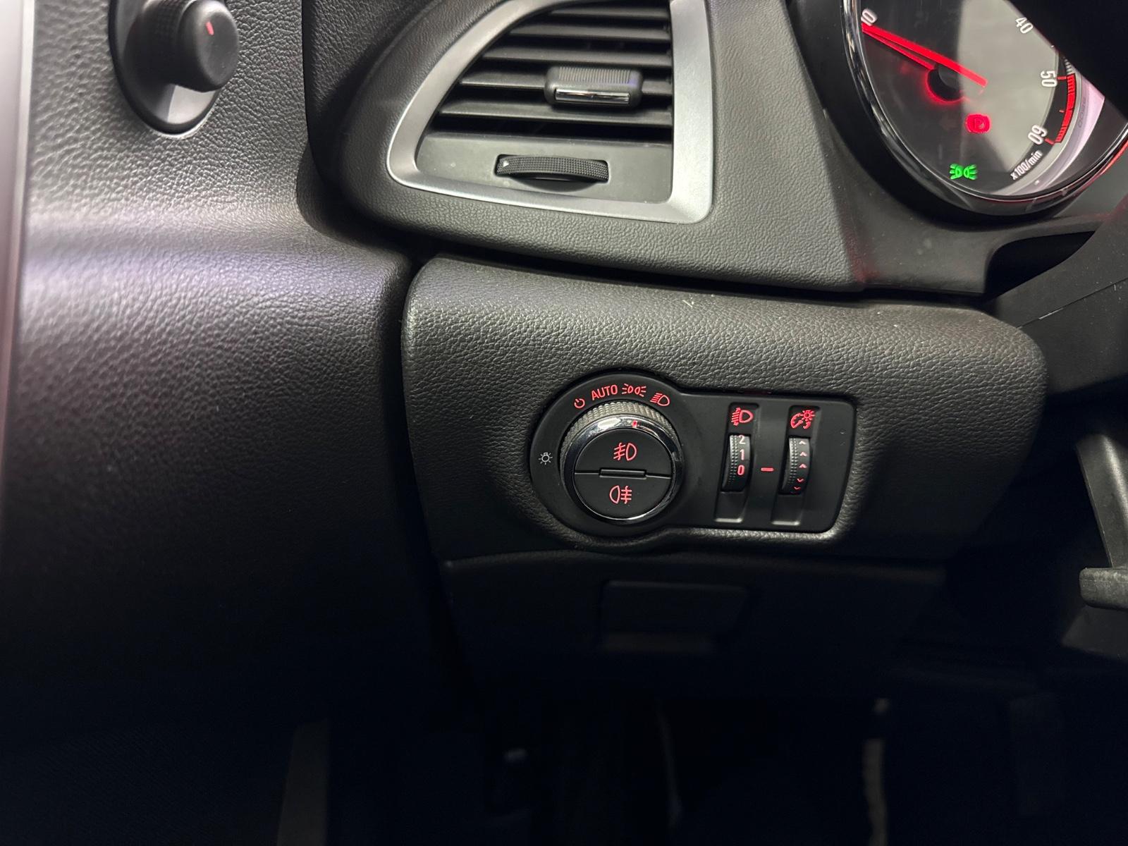 Opel Astra 2014 — photo 29