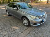 Mercedes-Benz C 180 BlueEFFICIENCY - Autom+Navi-SHZ-Tempo - Mercedes-Benz C 180 Gebrauchtwagen in Frankfurt