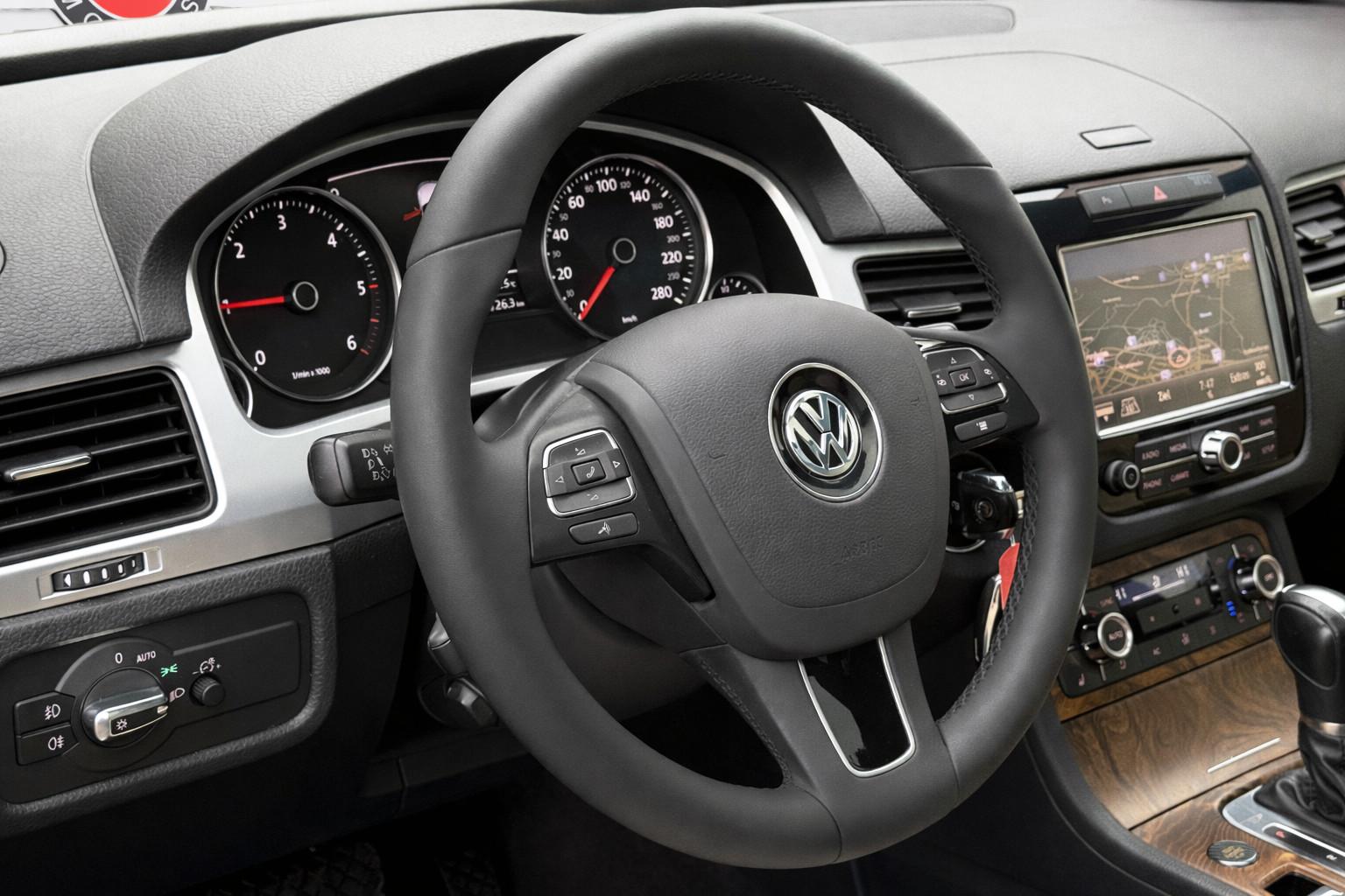 VOLKSWAGEN TOUAREG V6 TDI 3.0 245ch EXCLUSIVE 4MOTION - SUSPENSION PNEUMATIQUE - TOIT PANORAMIQUE - SIÈGES CUIR VENTILÉS - CHAUFFAGE AUXILIAIRE - ATTELAGE 3,5T