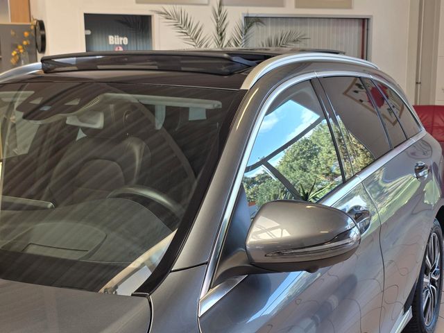 MERCEDES-BENZ C 300 — Foto 30