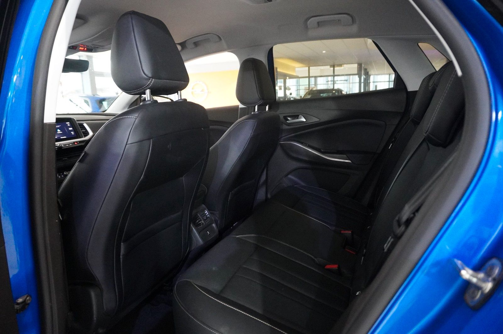 Fahrzeugabbildung Opel Grandland (X) 1.6 HYBRID 4X4 ULTIM. NAVI/360°/SH