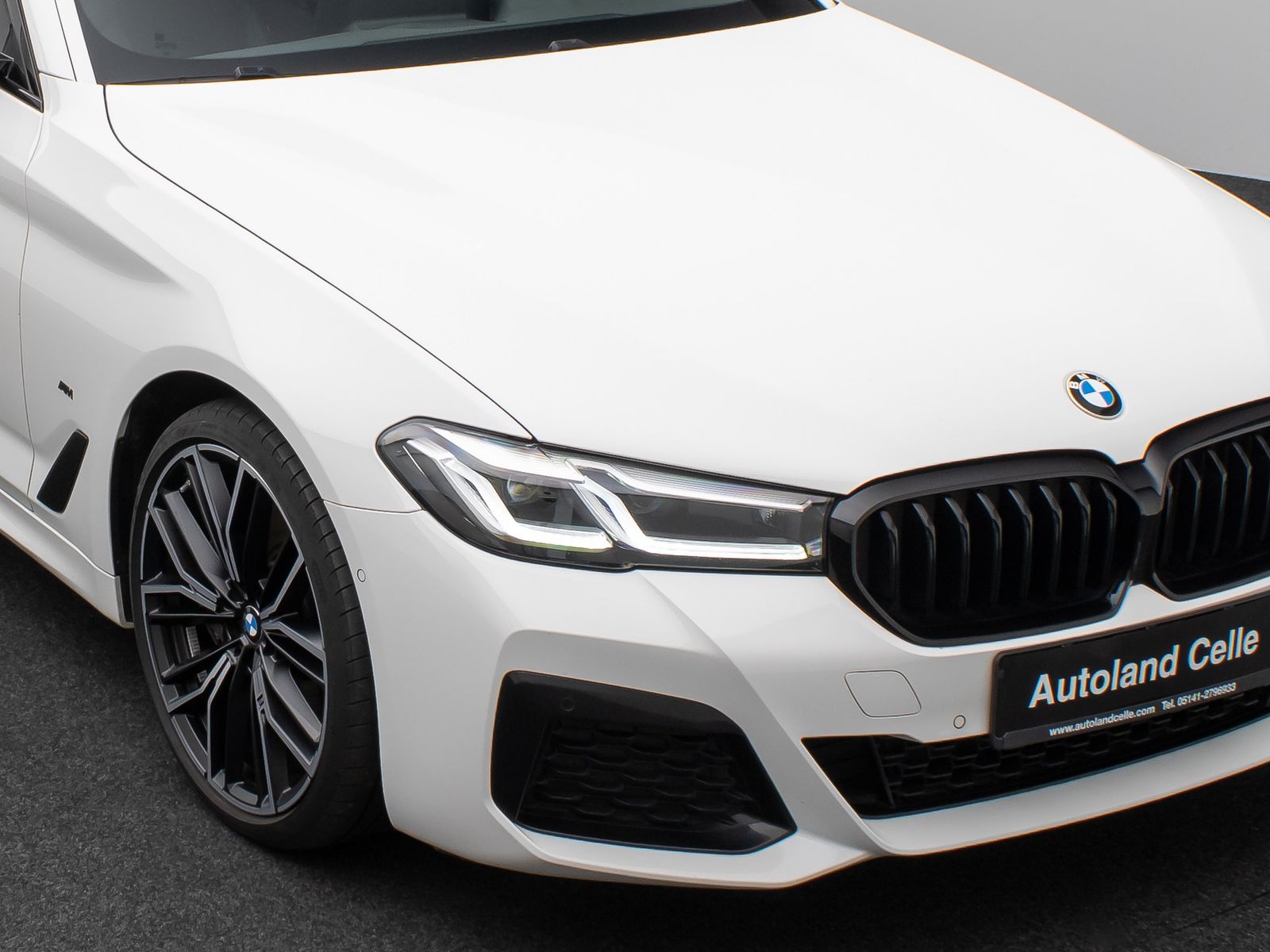 Fahrzeugabbildung BMW 540d xD M Sport Kamera DAB H/K AHK Alarm 20Zoll