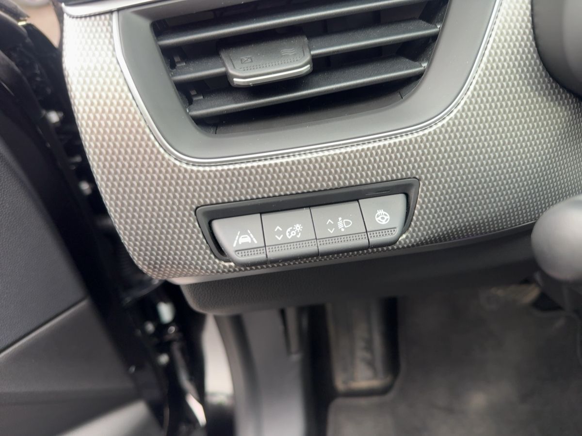 Fahrzeugabbildung Renault Arkana Techno TCe 140 EDC SHZ