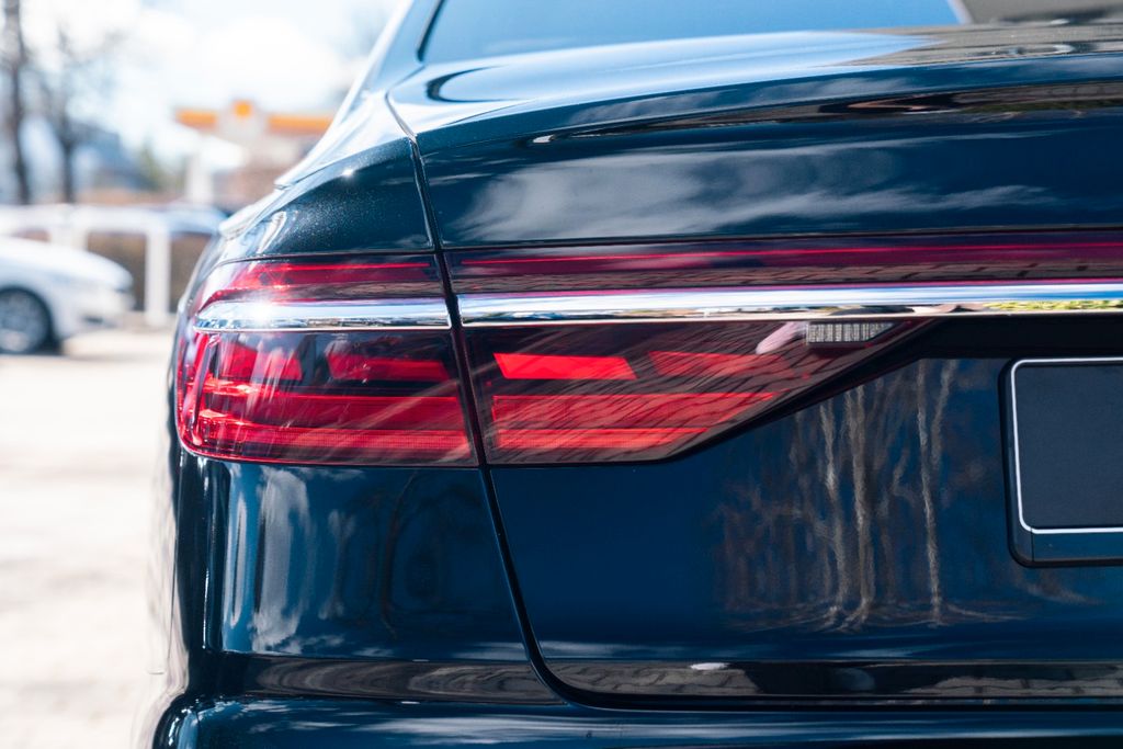 AUDI A8 50TDI LANG/ STANDHZG./ 21"/ S-LINE/ FOND TV AUDI A8 50TDI LANG/ STANDHZG./ 21"/ S-LINE/ FOND TV