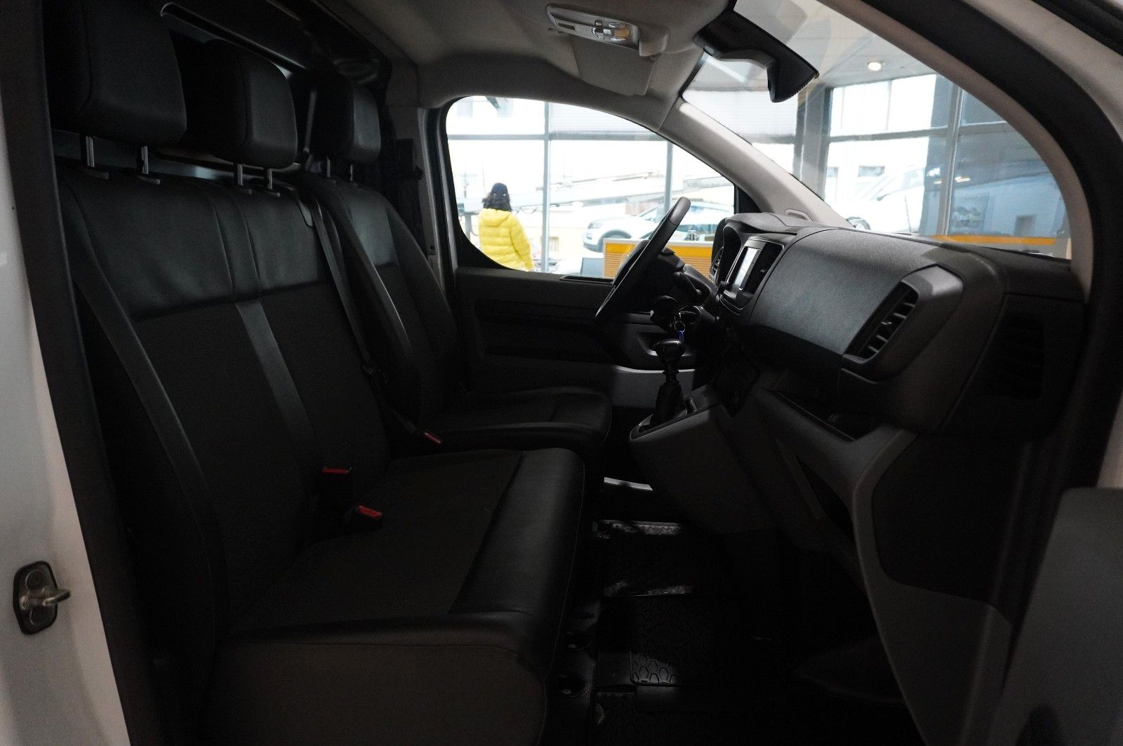 Fahrzeugabbildung Opel Vivaro Cargo 1.5D M EDITION KLIMA/DAB+/PDC/TEMP.