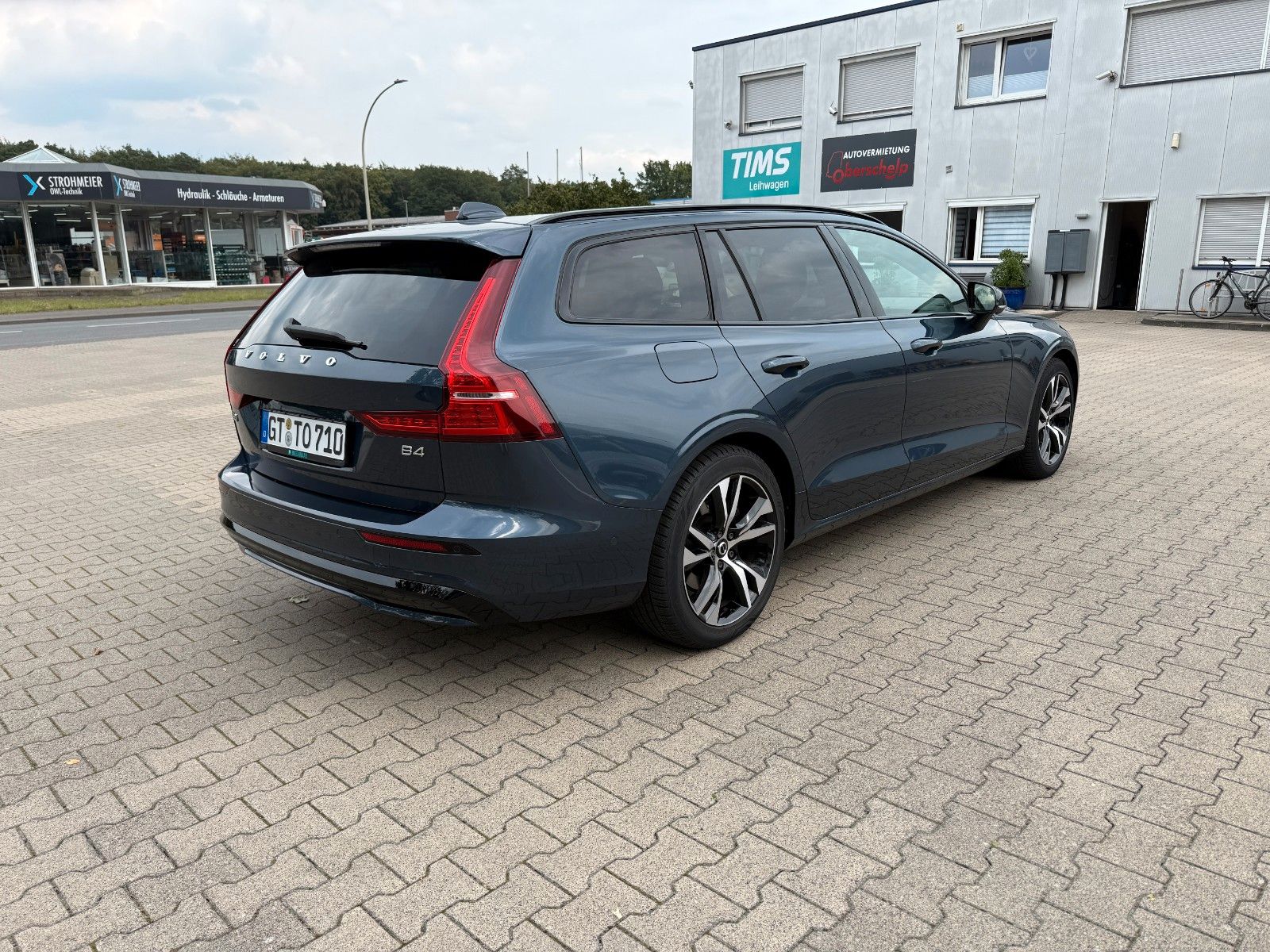 Fahrzeugabbildung Volvo V 60 Kombi Plus Dark