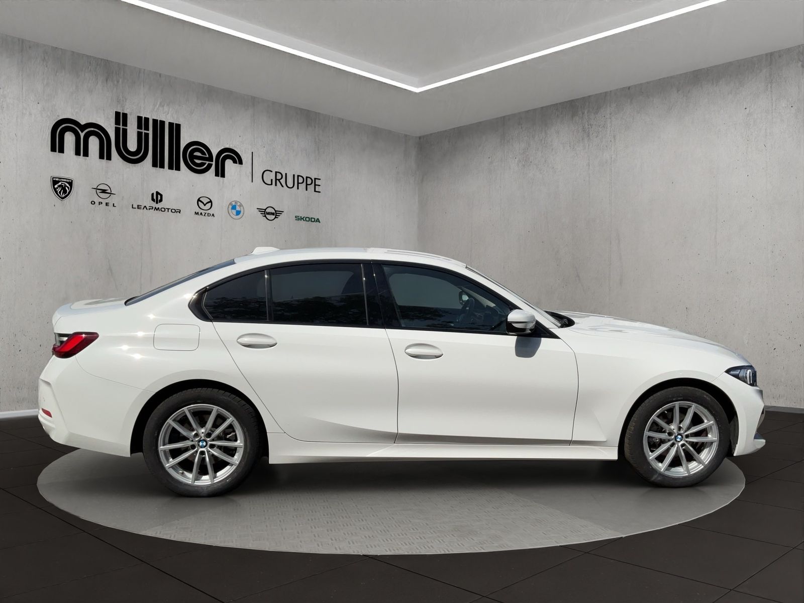 BMW 318i AUTOMATIK LIVE COCK PLUS DAB SHZ TEMPOMAT P foto 7