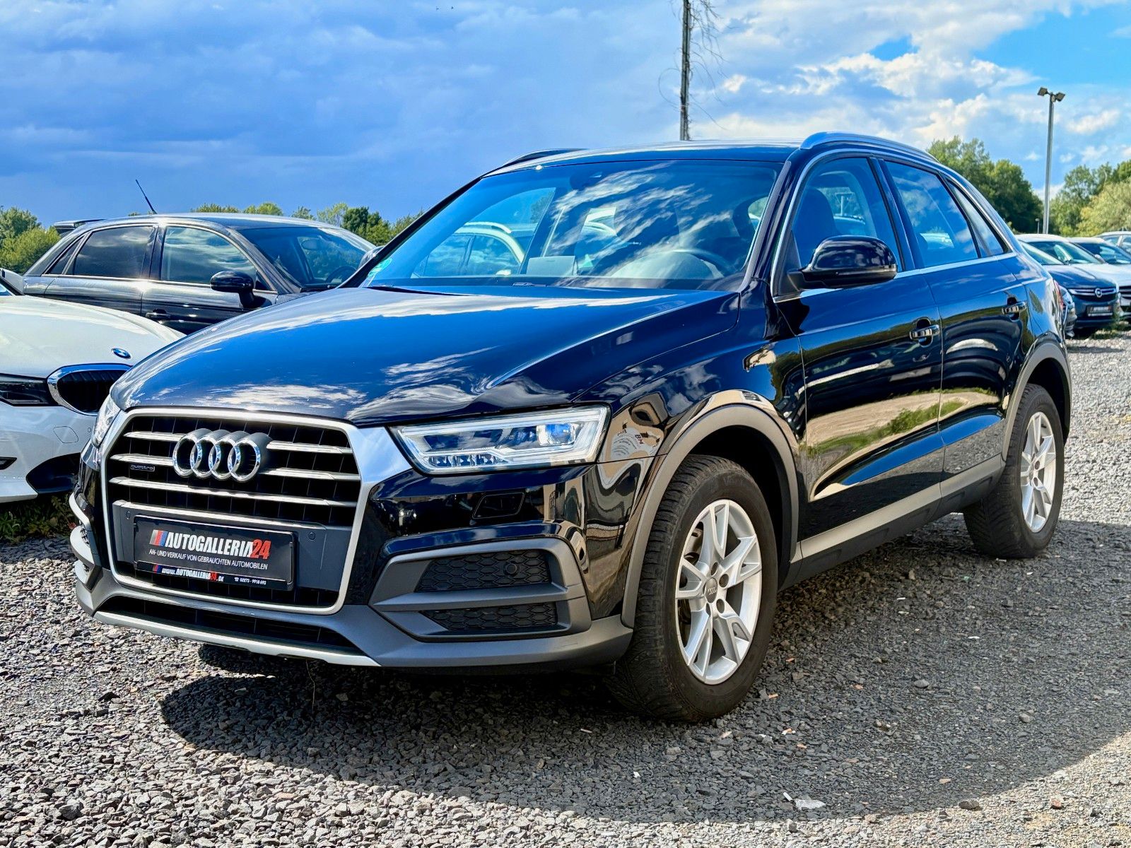 Fahrzeugabbildung Audi Q3 design quattro 2.0 TDI S-tronic Navi LED SHZ