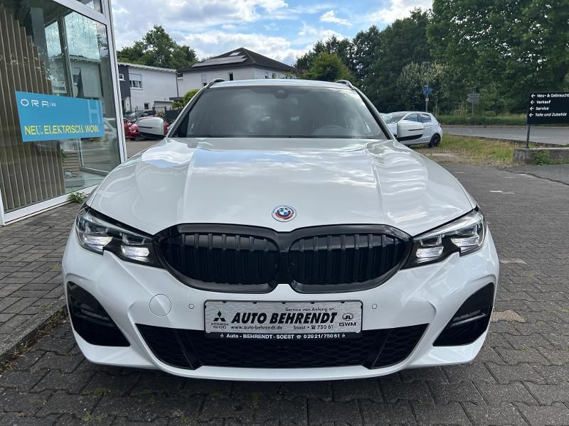 BMW 318i M Sport Touring AHK*Live Cockpit* foto 2