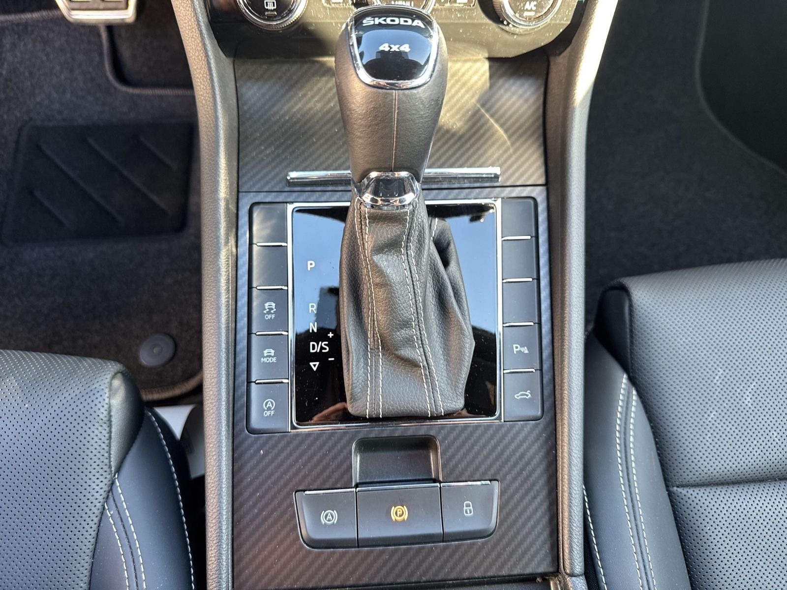 Superb CombiI 2,0 TSI Sportline 4x4, Standheizun