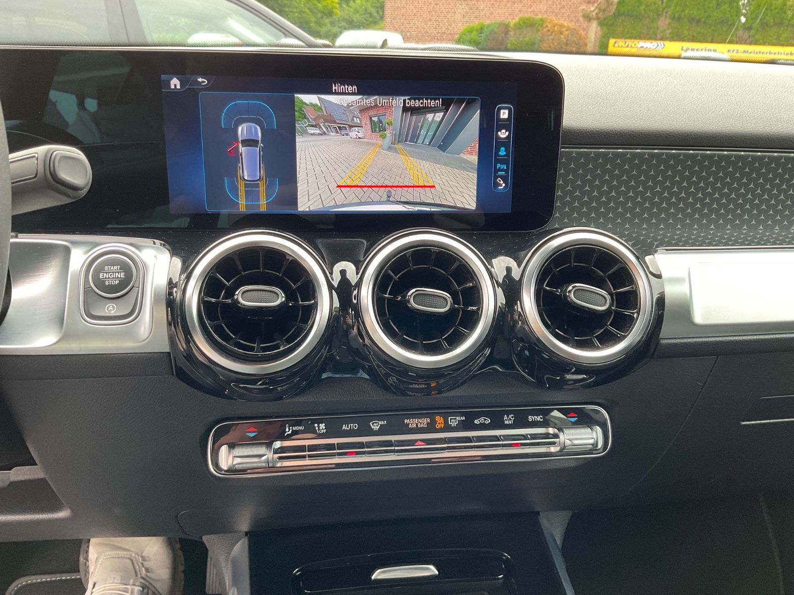 Fahrzeugabbildung Mercedes-Benz GLB 200 DCT,Navi,AHK,Distronic,Kamera,LED