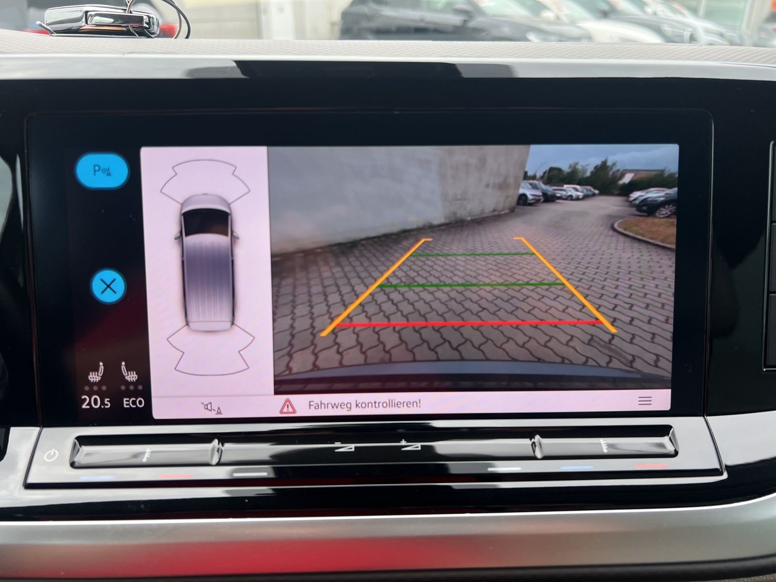 Fahrzeugabbildung Volkswagen T7 Multivan eHybrid Life Standhzg. LED AHK Navi