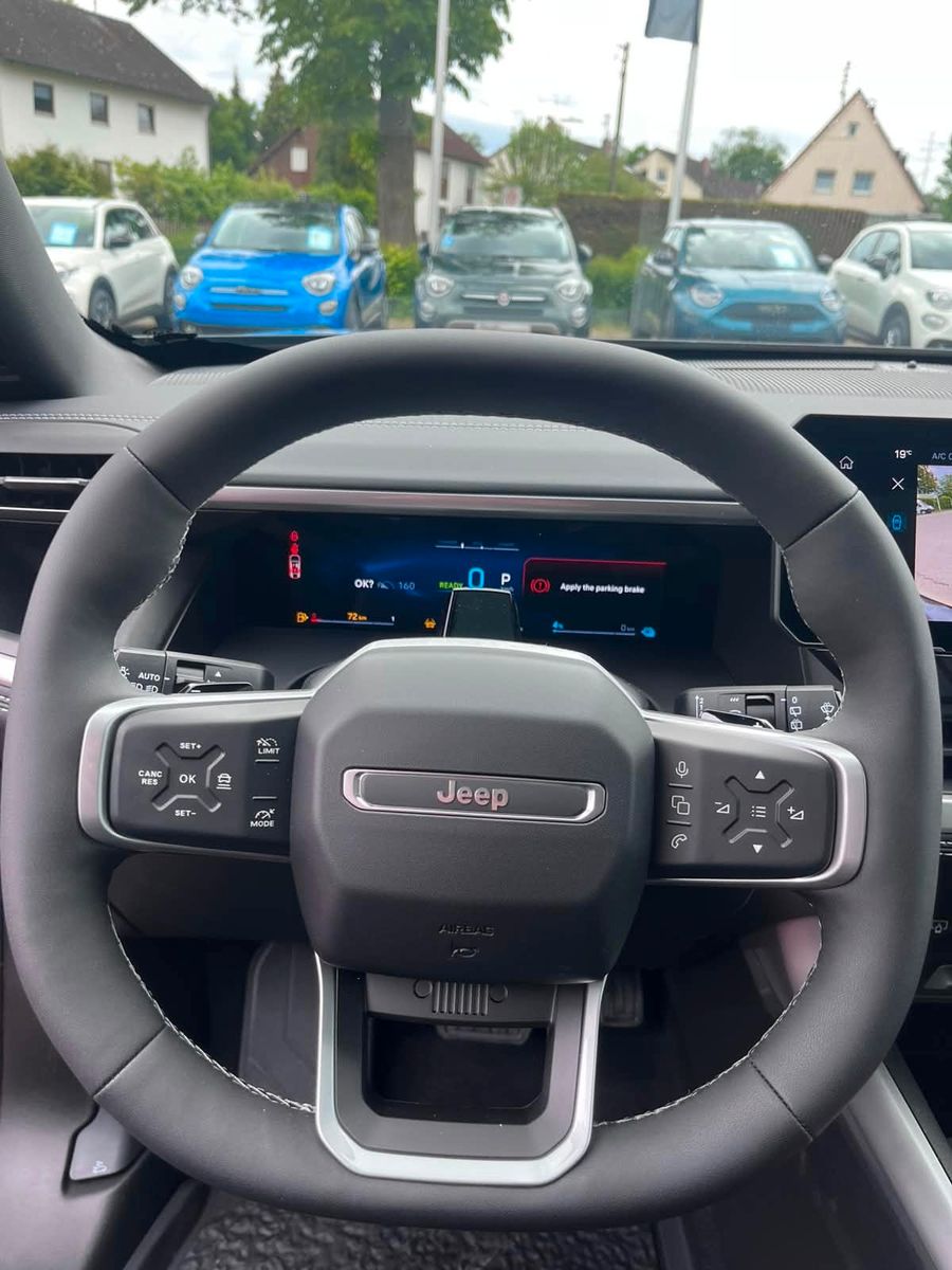 Fahrzeugabbildung Jeep New Compass Plug-In Hybrid 1.6