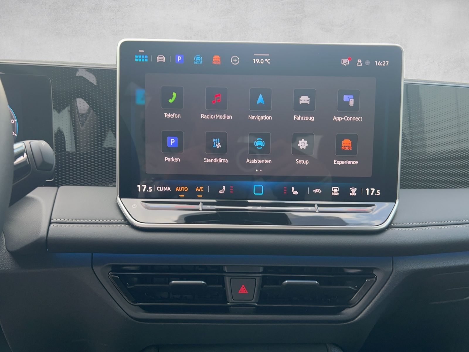 Tiguan Life 1.5 eTSI DSG AHK*Navi*ACC*Standhzg.