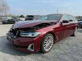 BMW 530 exDrive Touring Luxury Line Plug-IN Pano AHK - Kombis mit Unfallschaden
