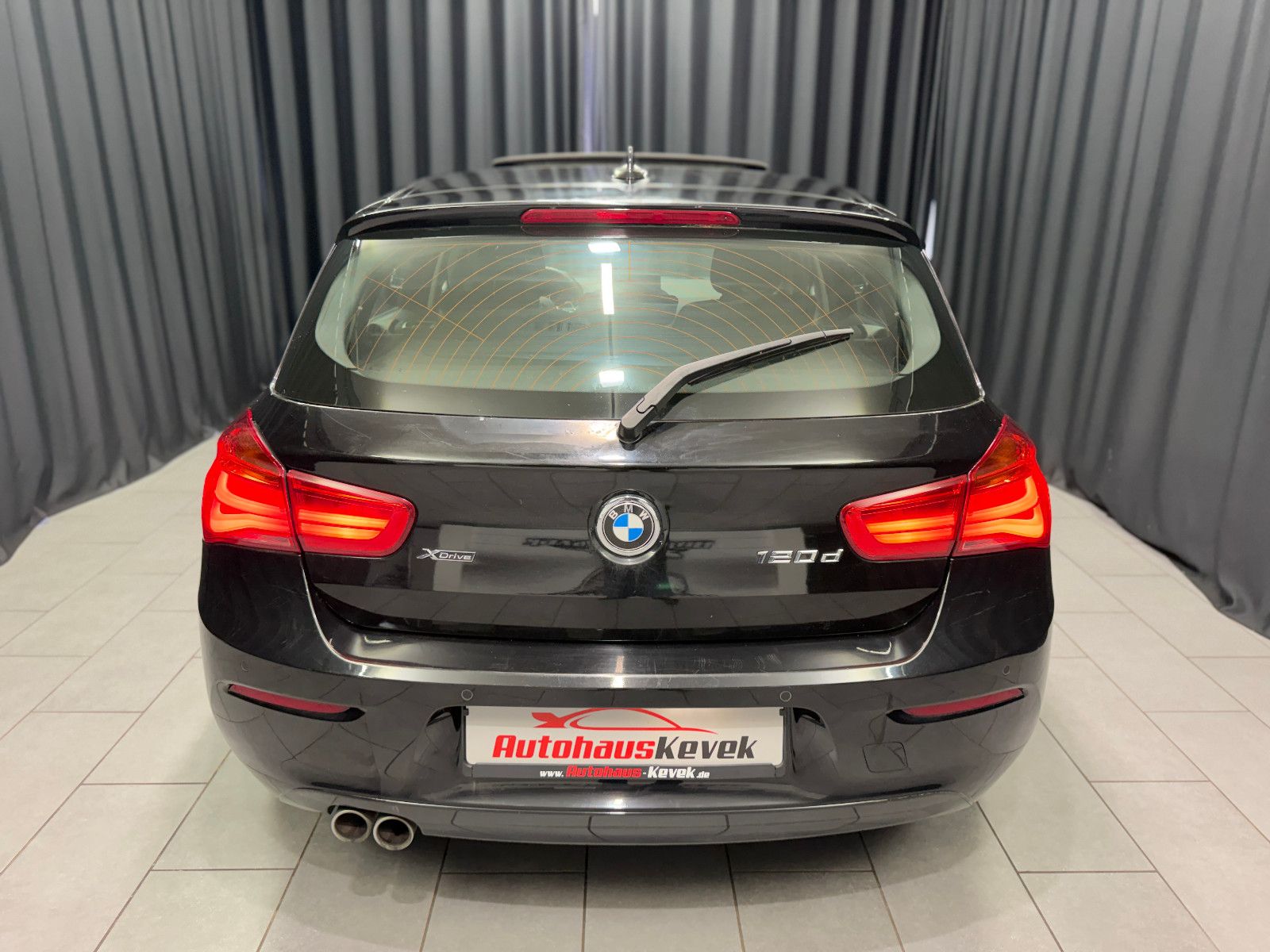Fahrzeugabbildung BMW 120d xDrive Advantage|AUTOMATIK|HIFI|PDC|PANO|NA
