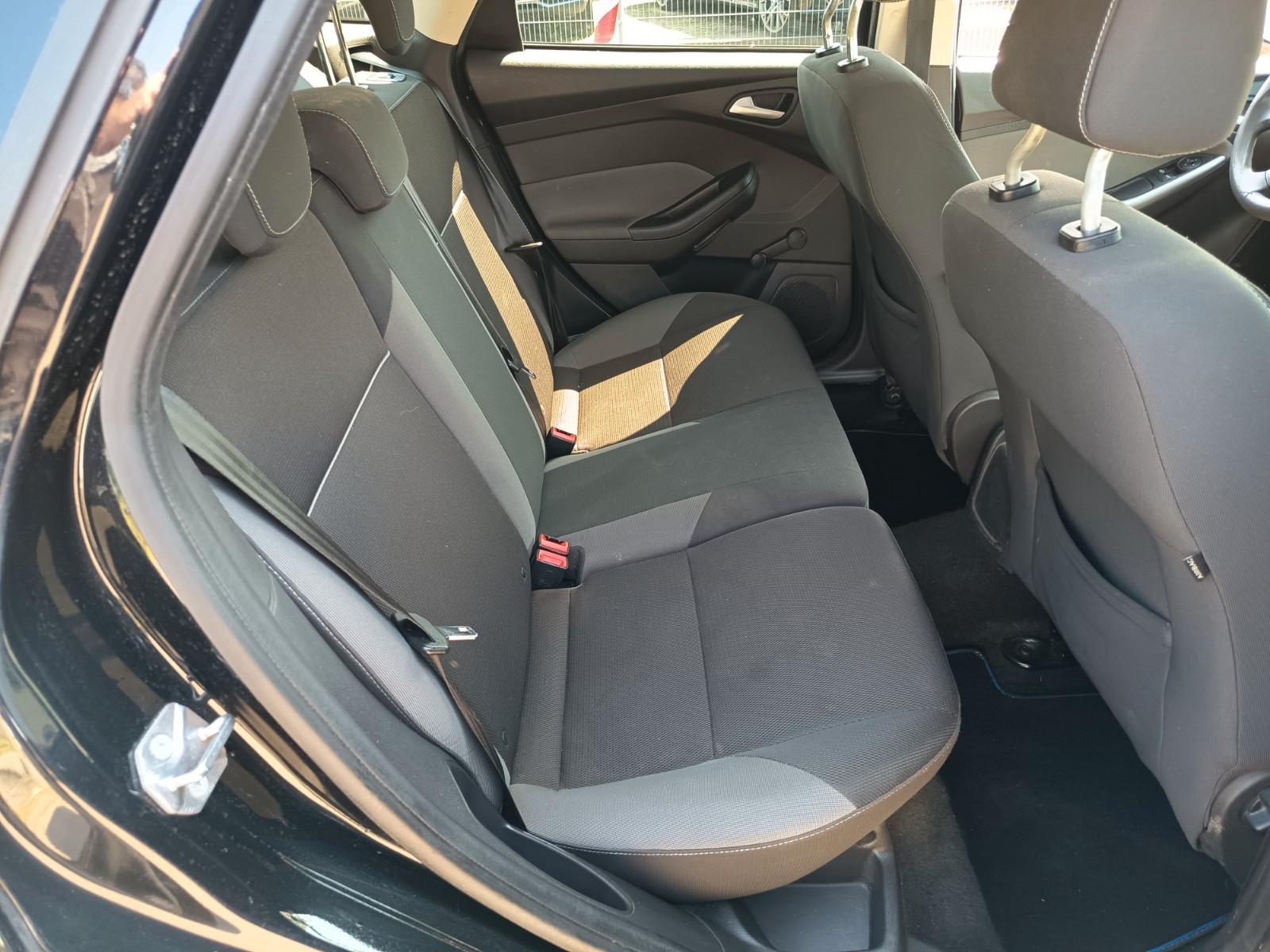 Ford Focus 2013 — photo 12