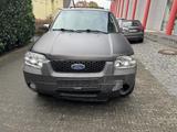 Ford Maverick Highclass Klima Rückfahrkamera - Ford Maverick mit Benzin-Antrieb