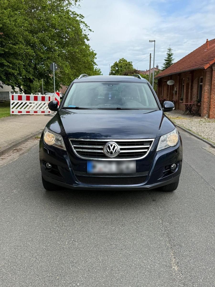 Volkswagen Tiguan 2010 — engine