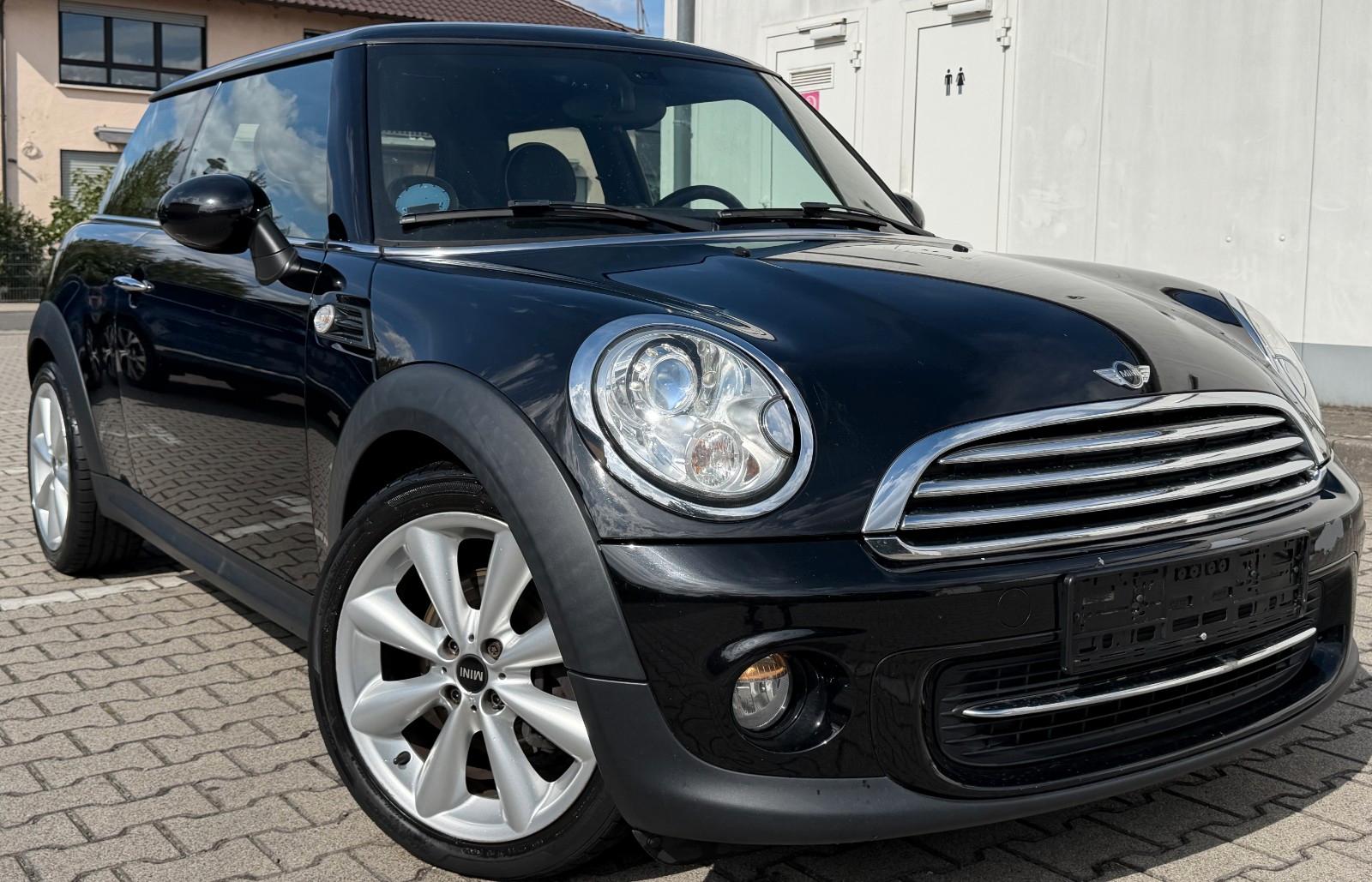 MINI Cooper AUTOMATIK XENON PDC LEDER NAVI SPORTSITZE