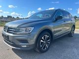 Volkswagen Tiguan Allspace 1.5 TSI ACT OPF Comfortline - Volkswagen Tiguan Allspace mit Benzin-Antrieb: Grau, Panorama-Dach