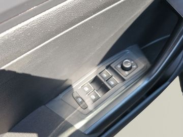 Volkswagen T-Roc - 12