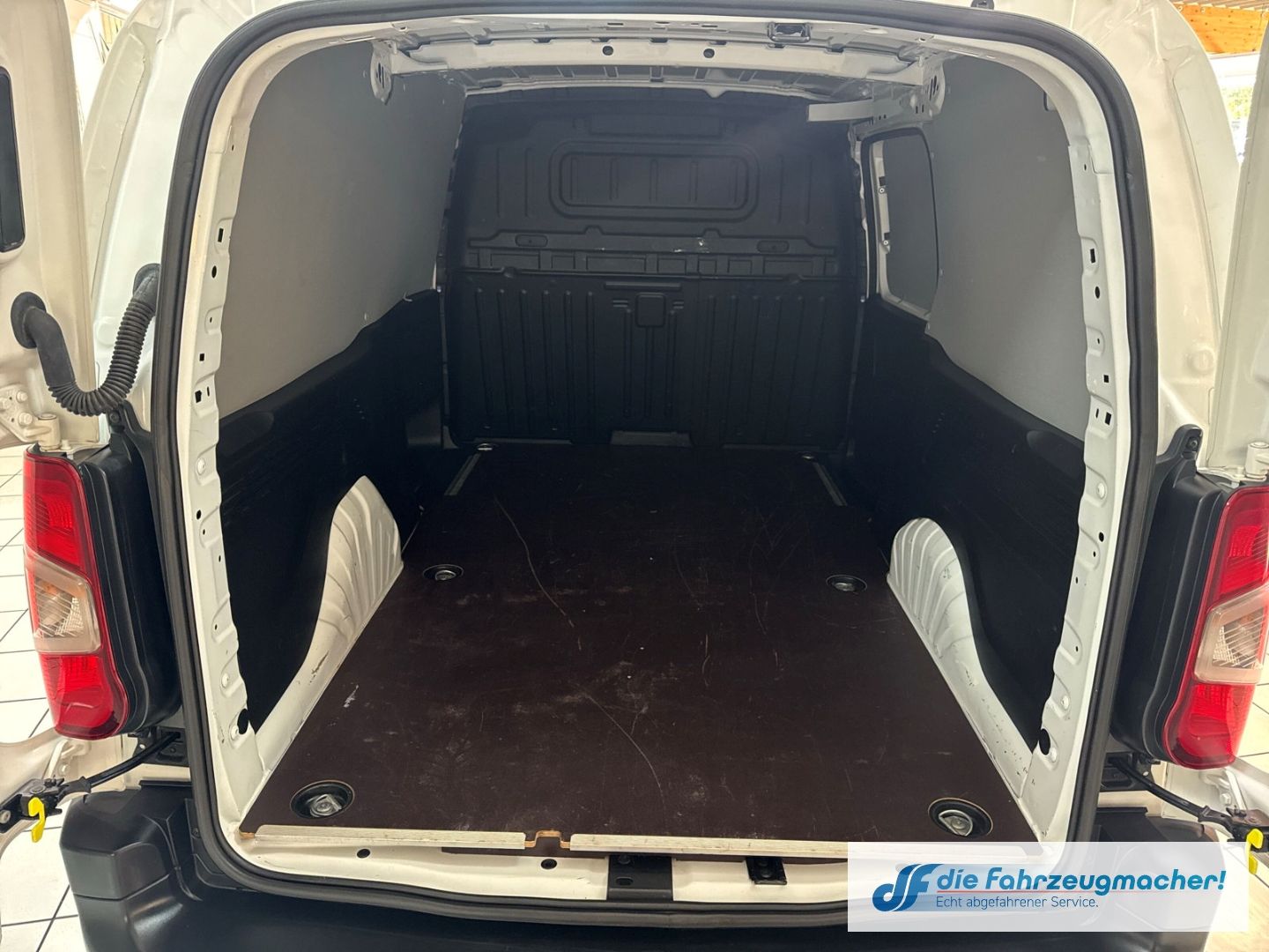 Fahrzeugabbildung Opel Combo E Cargo Edition erhöhte Nutzlast XL 1.5 D