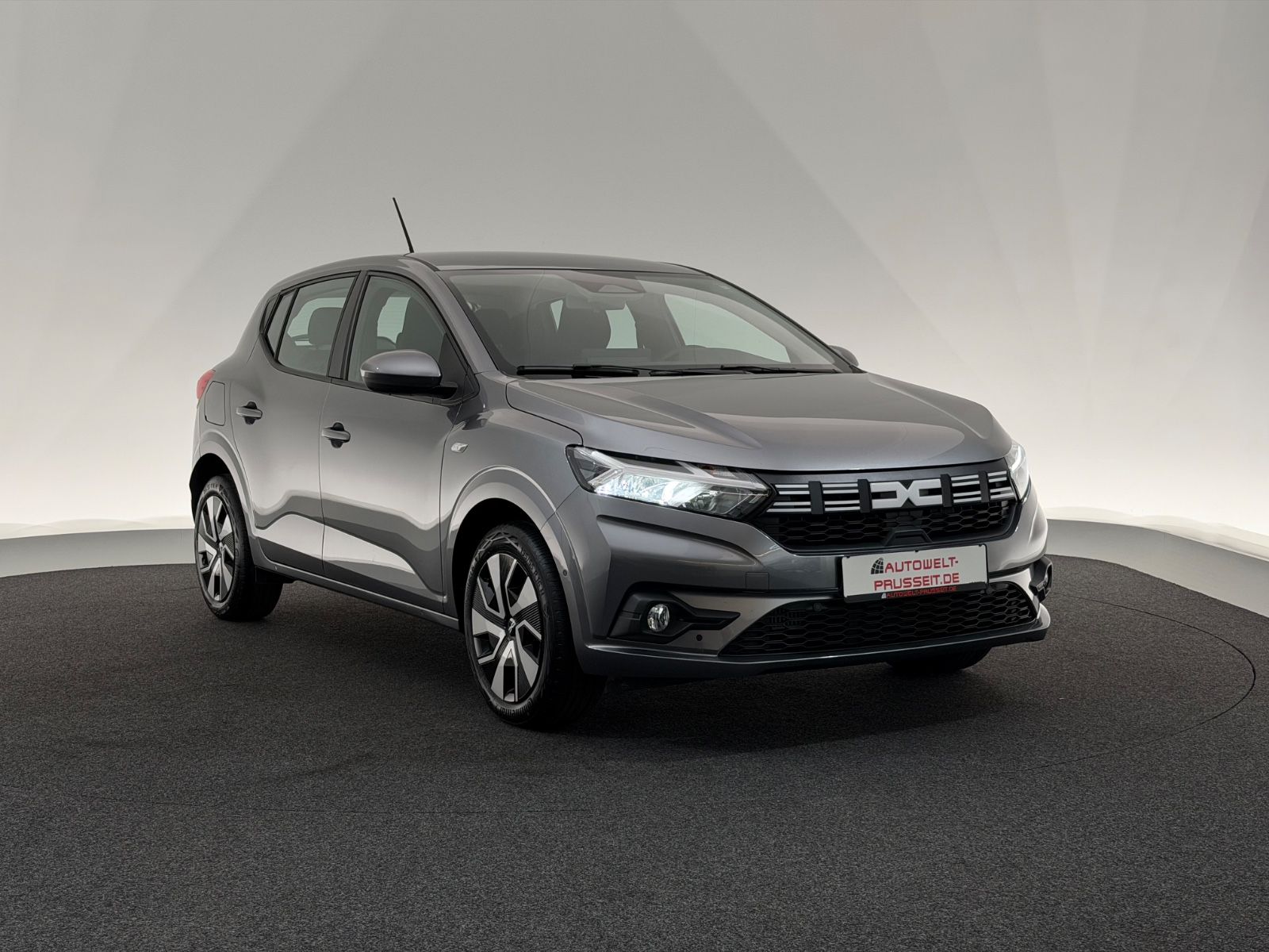 Gebrauchtwagen Dacia Sandero Sandero III 1.0 TCe*EXPRESSION*LED-R.KAM-TOT.W in Horb am Neckar