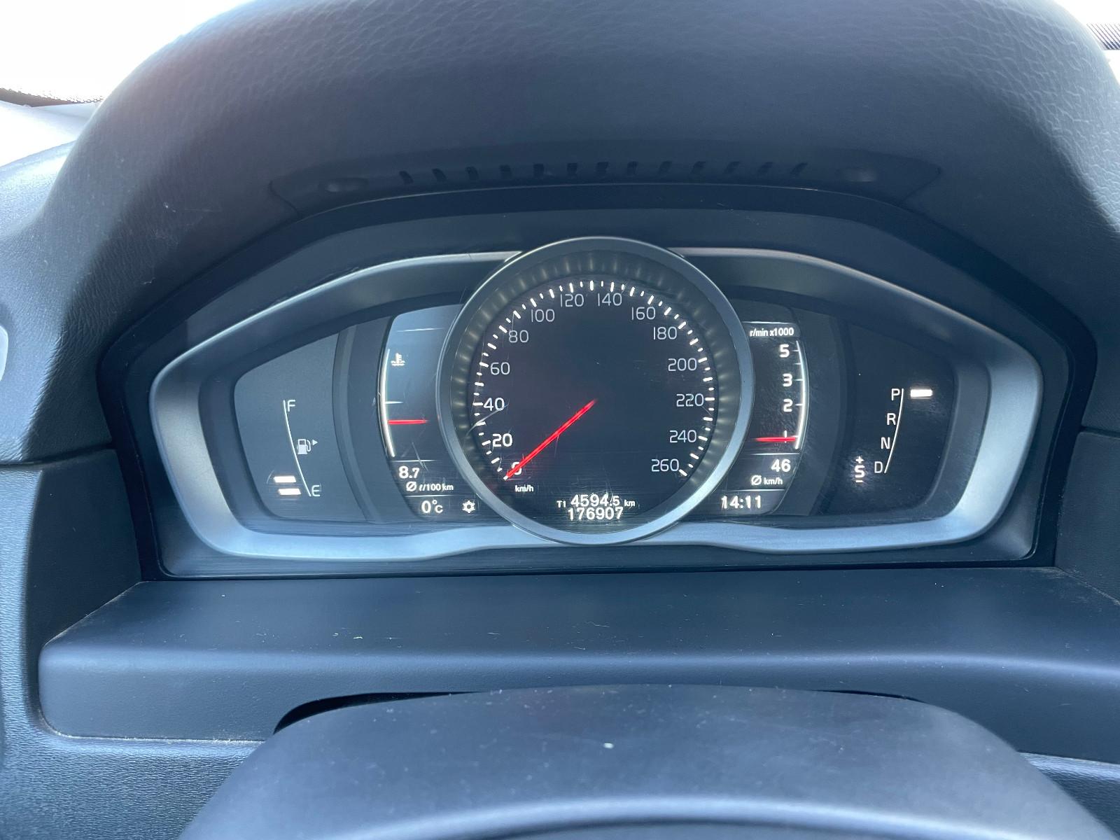Volvo V70 2015 — photo 13