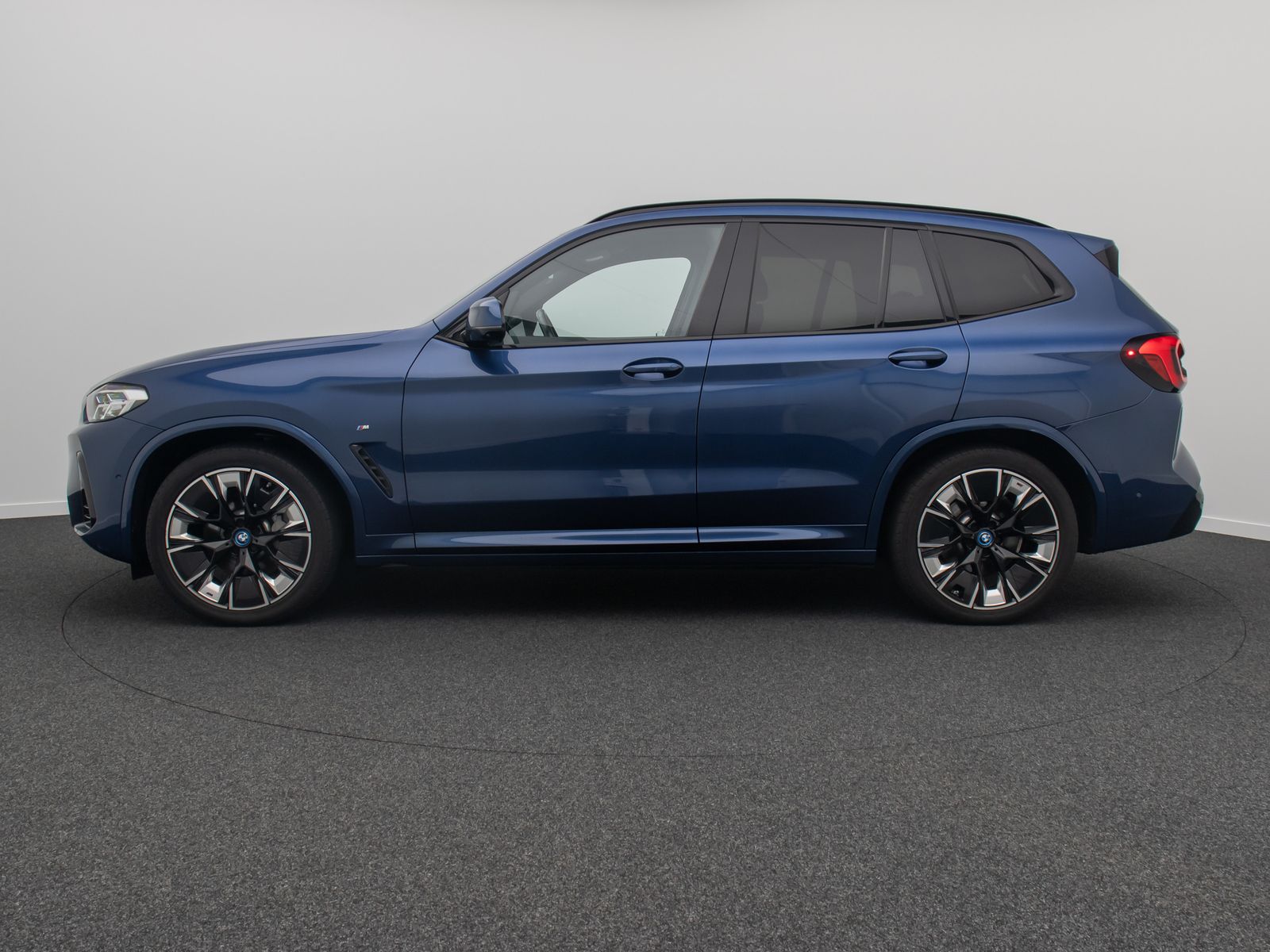 Fahrzeugabbildung BMW iX3 Impressive M Sport Panorama 360°HUD DAB H/K