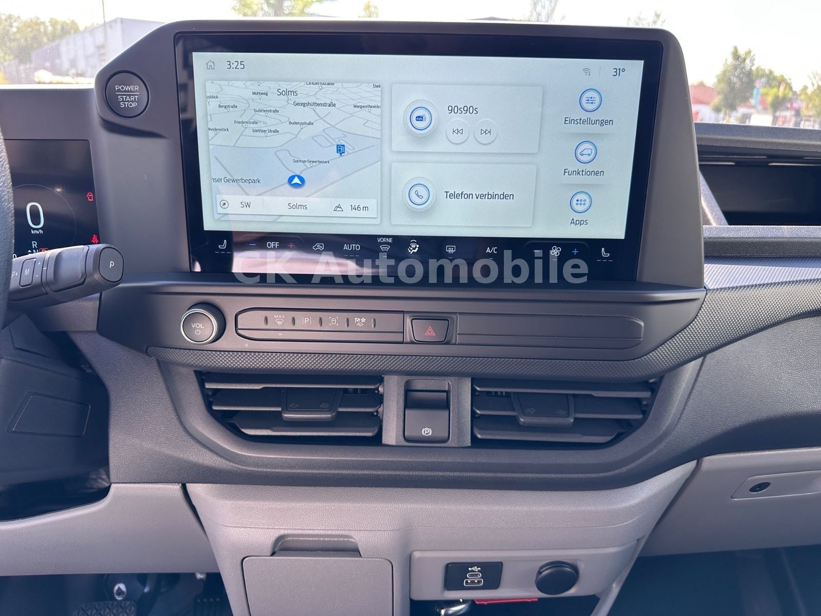 Fahrzeugabbildung Ford Transit Custom Kombi 320 L2 AWD Trend/9 Sitze