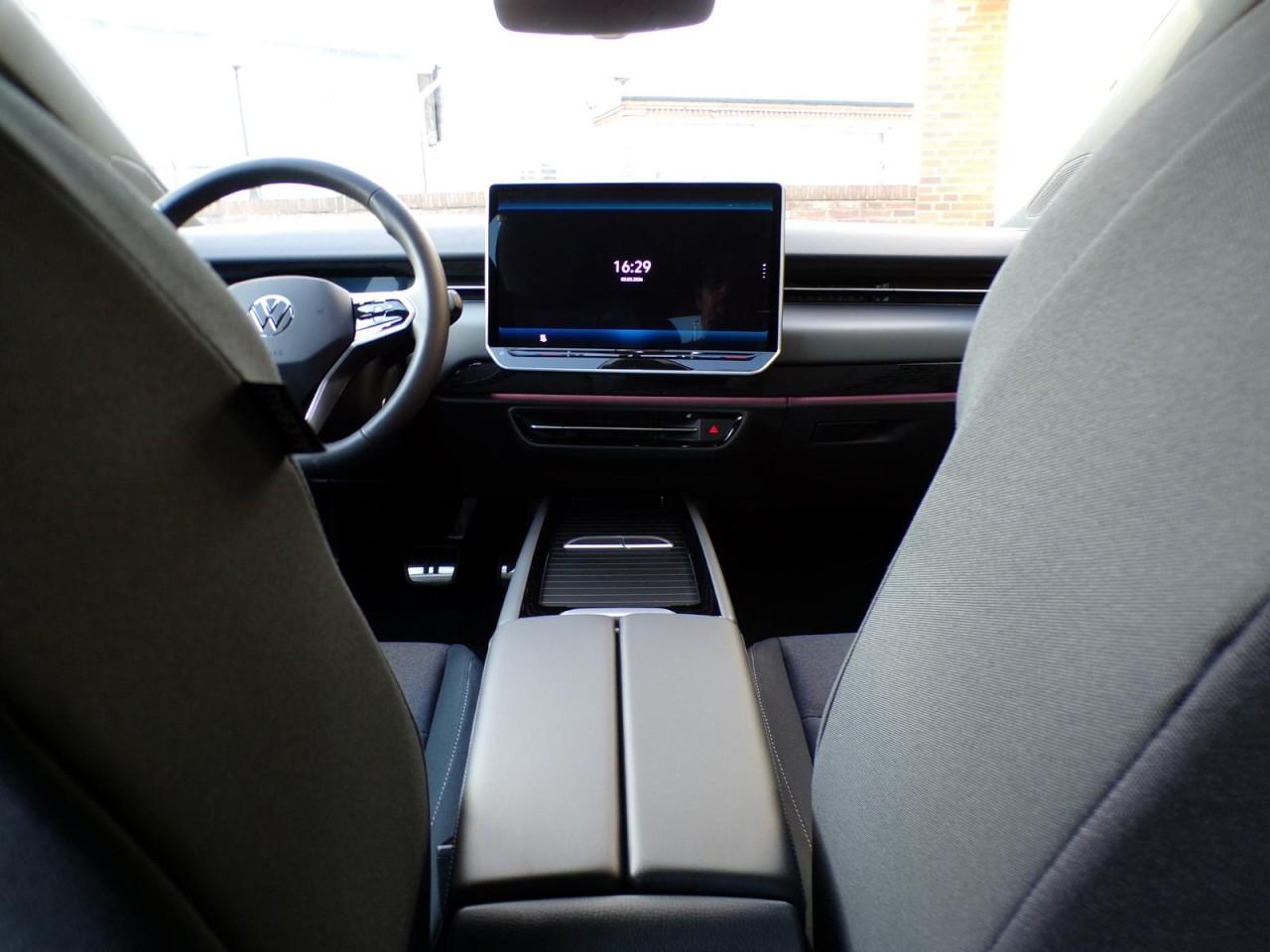 Volkswagen ID.7 TOURER PRO*210KW*ACC*CLIMA*LED*BLACK STYLE